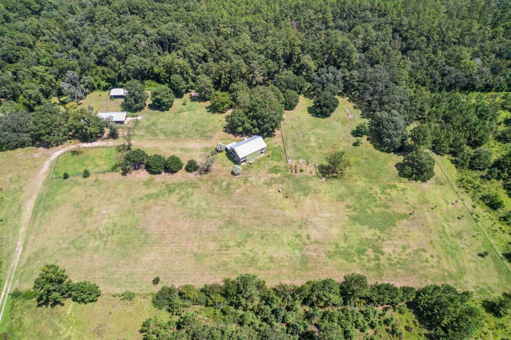 Photo of 13050 Forest Run Court, Tallahassee, FL 32317 (MLS # 394263)