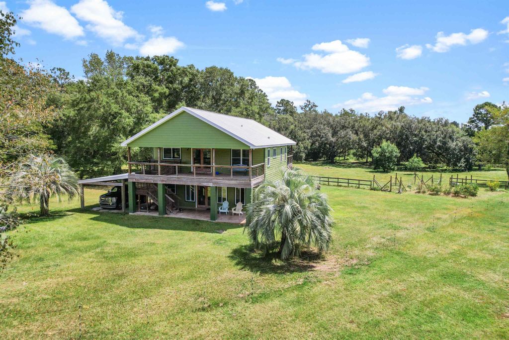 Photo of 13050 Forest Run Court, Tallahassee, FL 32317 (MLS # 394263)