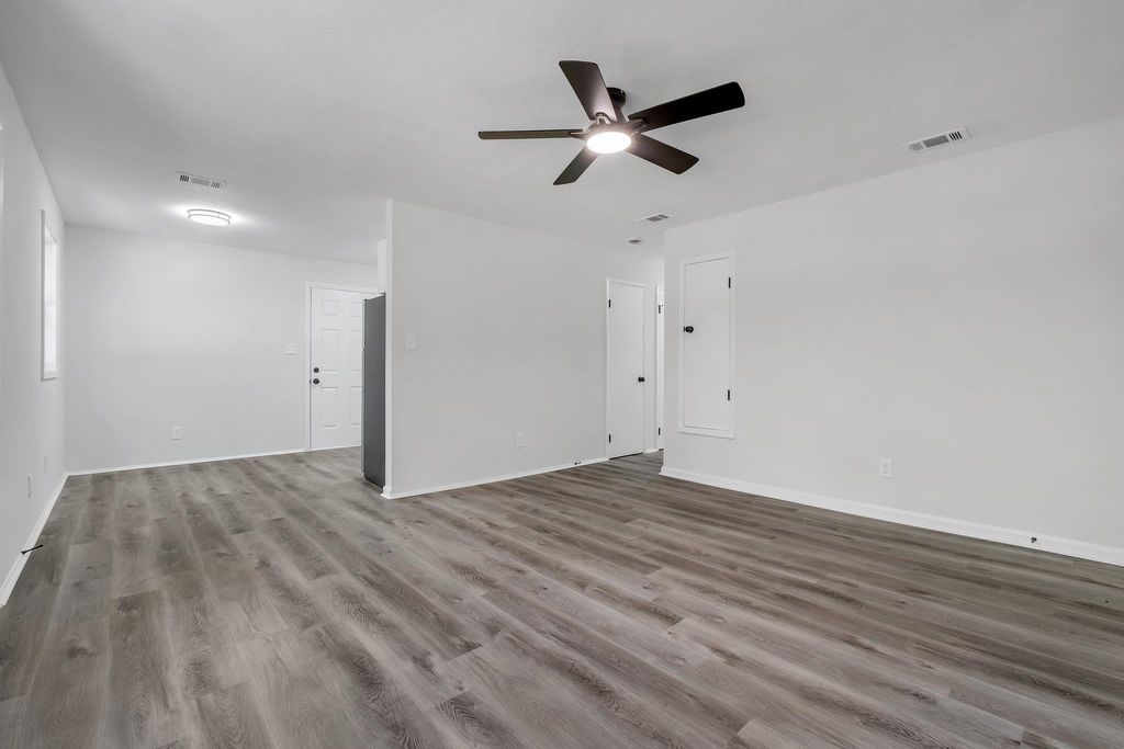 Photo of 315 Meadowbrook Lane, Tallahassee, FL 32304 (MLS # 391833)
