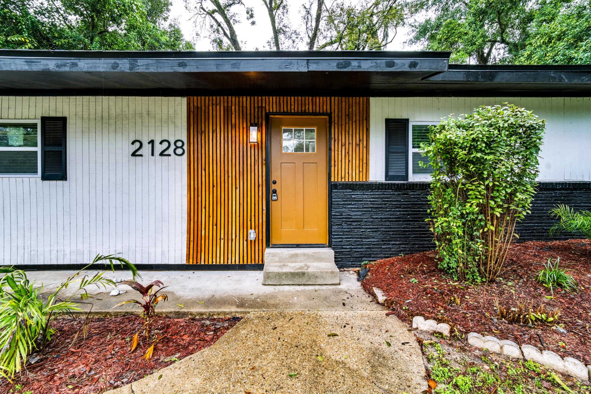 2128 Oxford Road