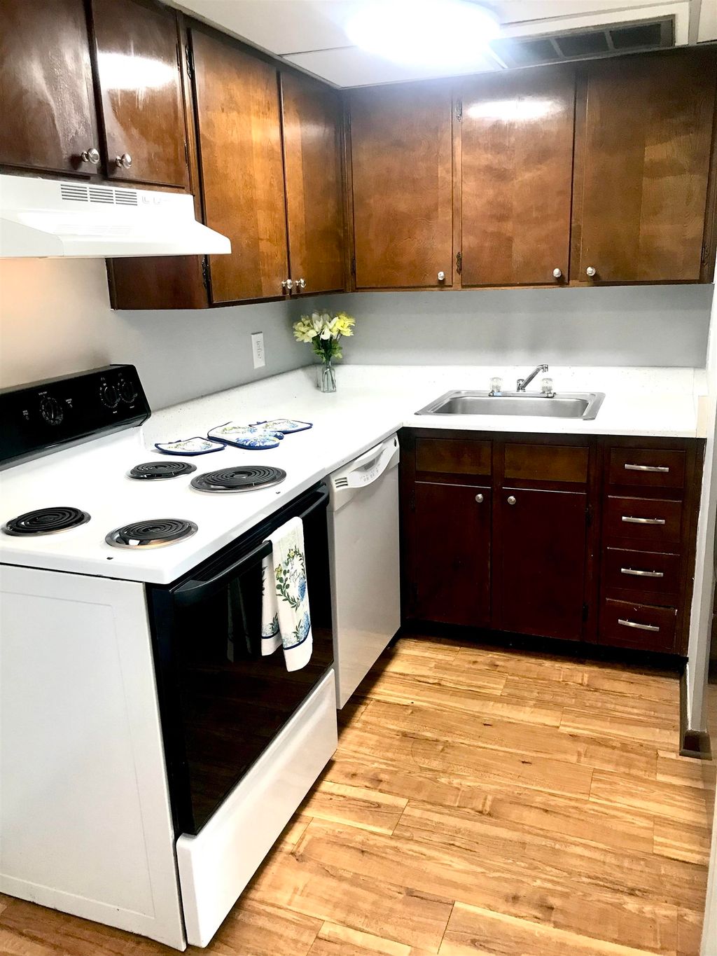Photo of 324 S Lipona Road #8, Tallahassee, FL 32304 (MLS # 383389)