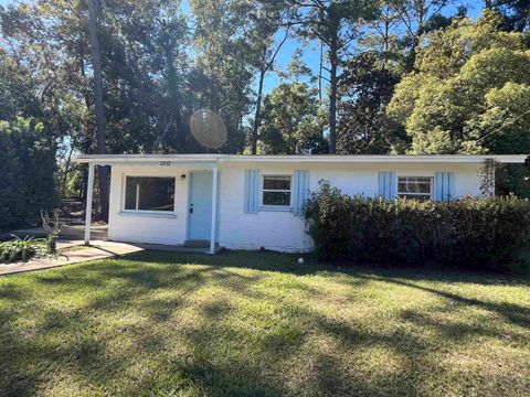 Photo of 2032 Warwick Street, Tallahassee, FL 32310 (MLS # 392460)