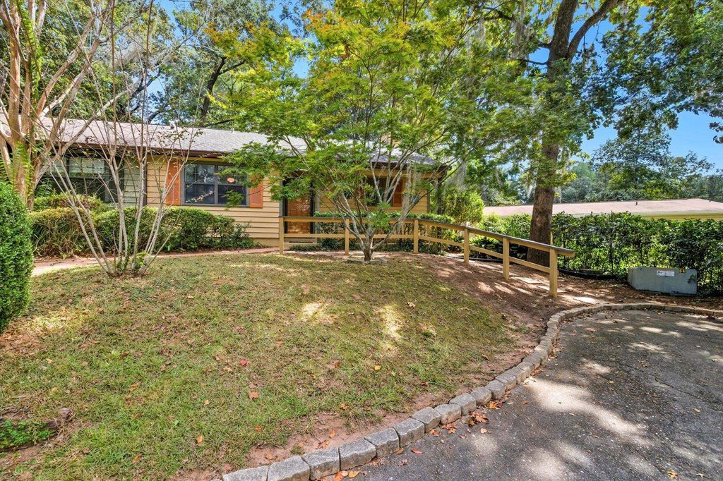 Photo of 1925 Ascension Way, Tallahassee, FL 32308 (MLS # 391524)