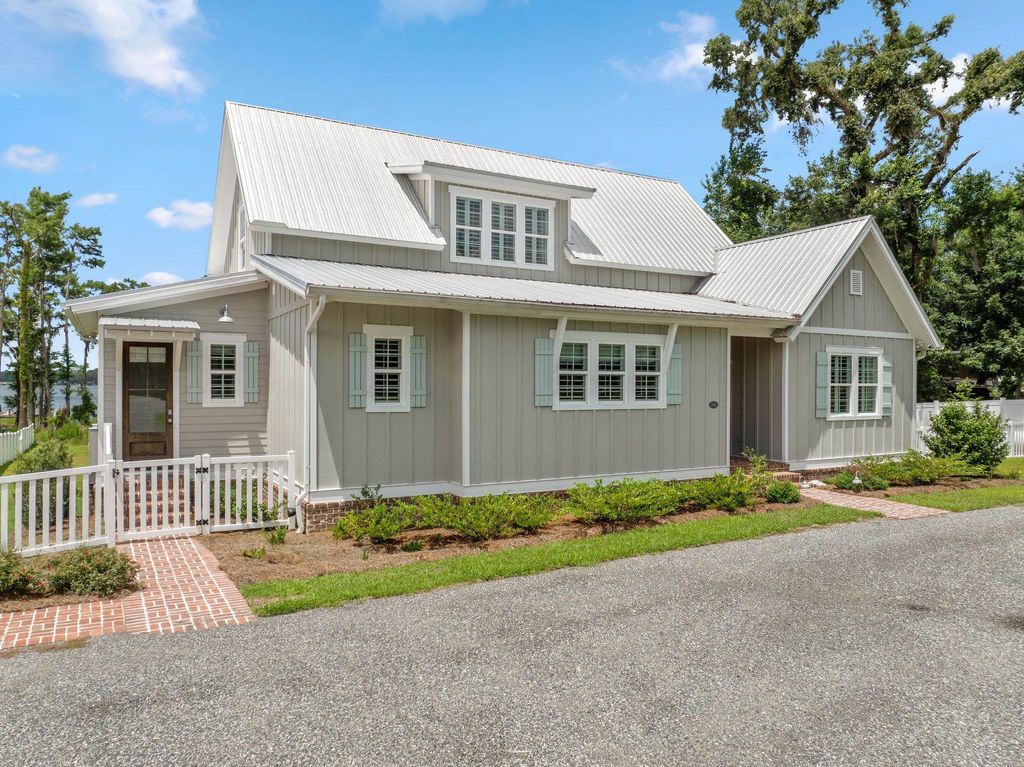 Photo of 2845 NE Cherry Lake Circle, Pinetta, FL 32350 (MLS # 396119)