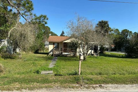 Photo of 952 Ervin Street, Other Florida, FL 32084 (MLS # 397963)