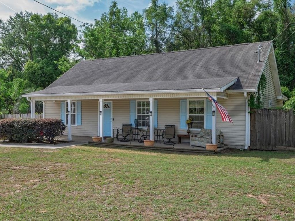 Photo of 4831 Jackson Cove Road, Tallahassee, FL 32303 (MLS # 398090)