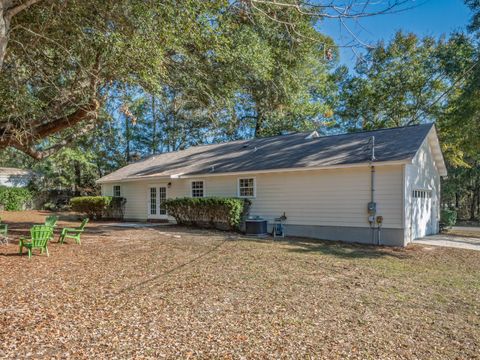Tiny photo for 5 Birch Court, Crawfordville, FL 32327 (MLS # 394418)