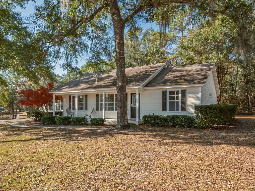 Photo of 5 Birch Court, Crawfordville, FL 32327 (MLS # 394418)