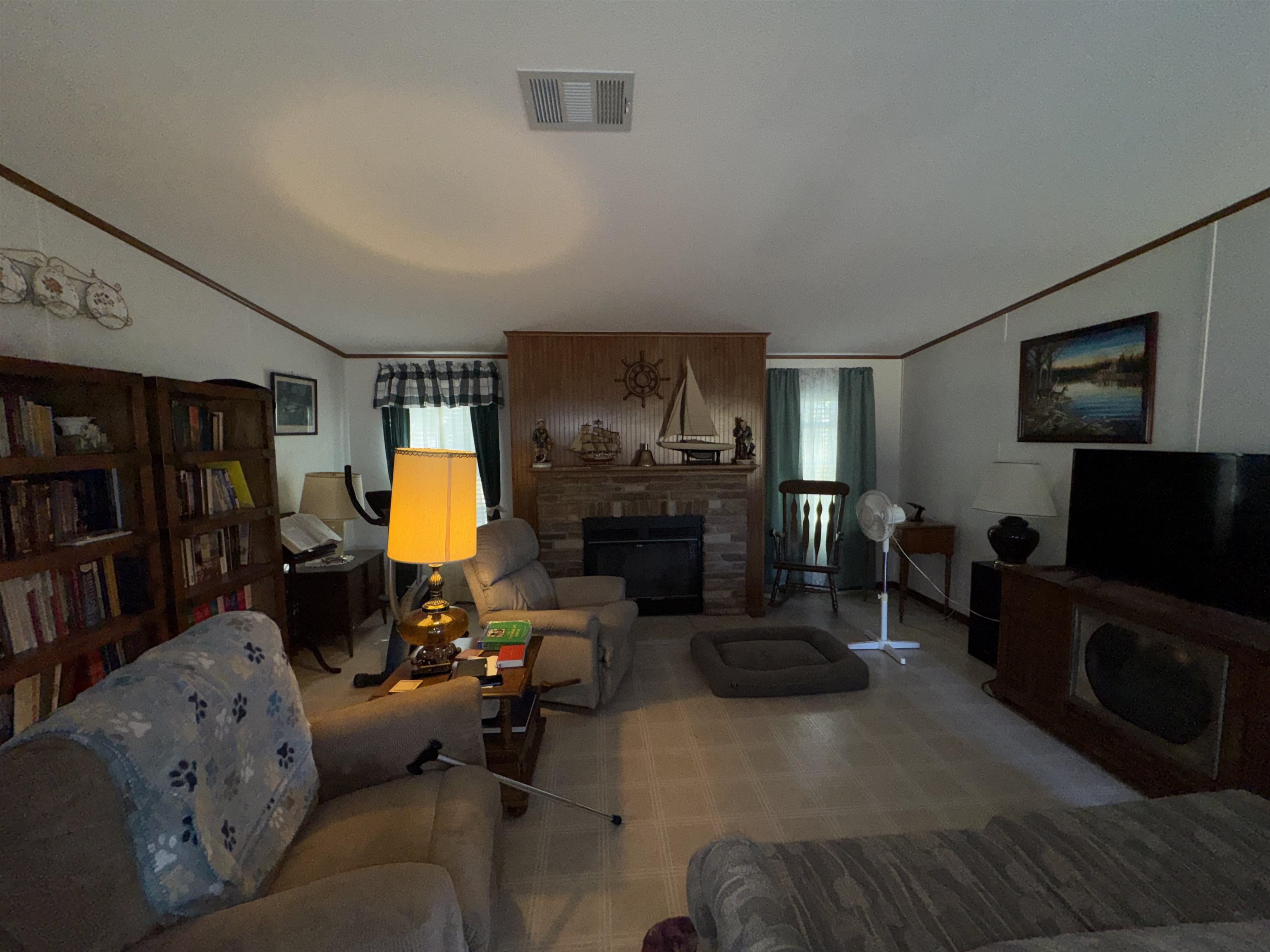 4862 NE Bellville Road