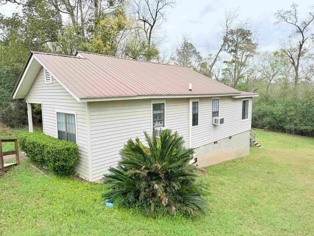 Photo of 749 Morgan Avenue, Chattahoochee, FL 32324 (MLS # 397163)