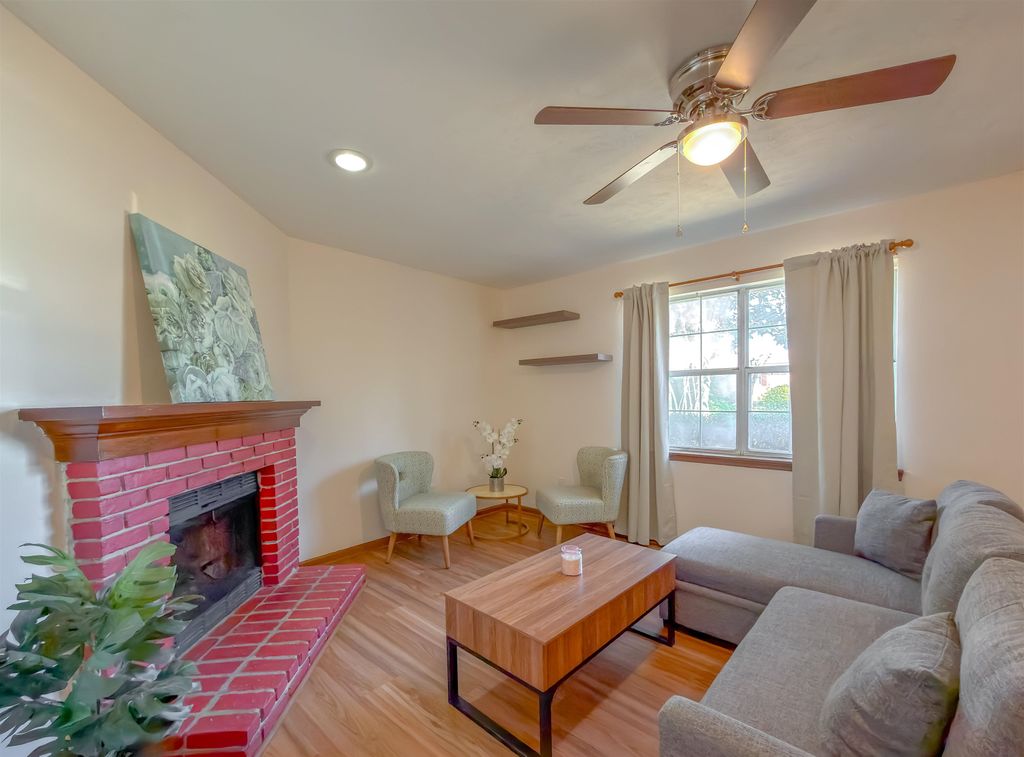 Photo of 1334 Kings Dr Dr, Tallahassee, FL 32301 (MLS # 396203)