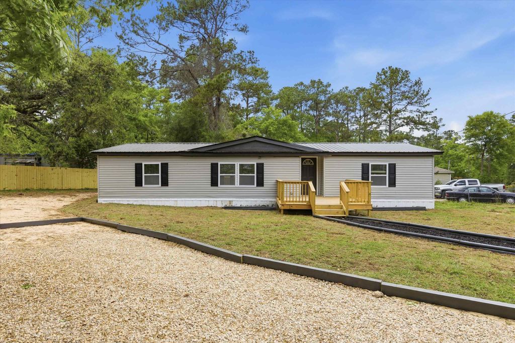 Photo of 207 Fleetwood Street, Tallahassee, FL 32305 (MLS # 398091)