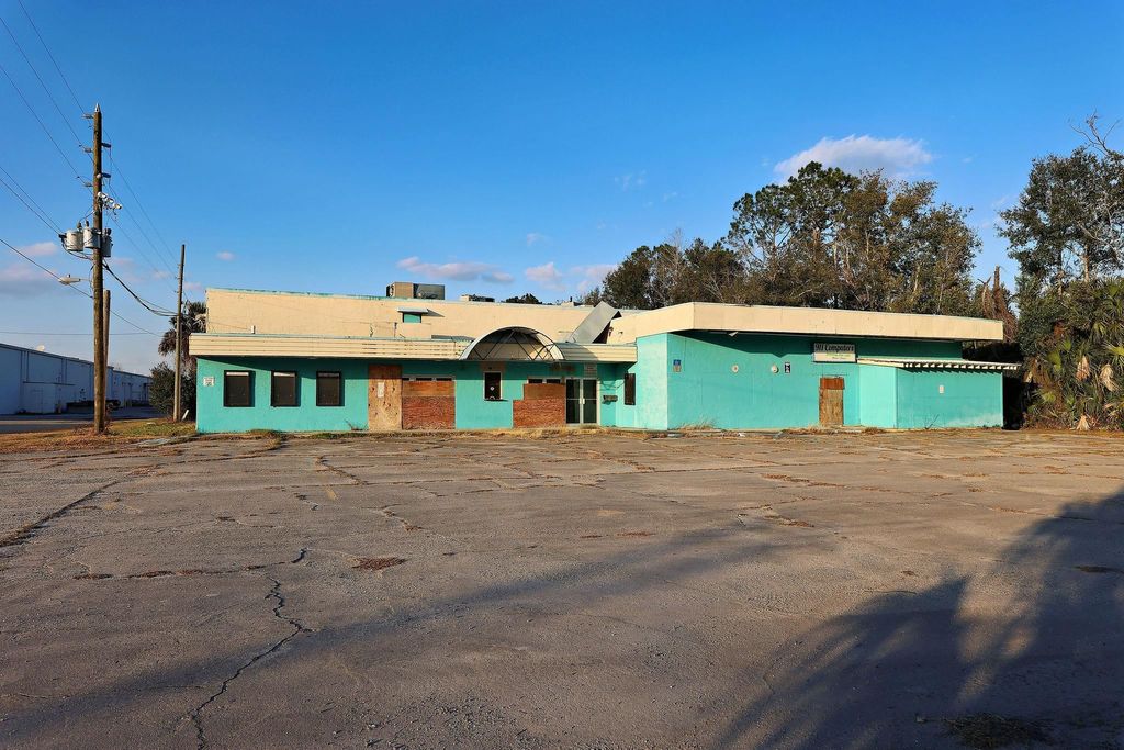 Photo of 118 E Park Street, Perry, FL 32348 (MLS # 400319)