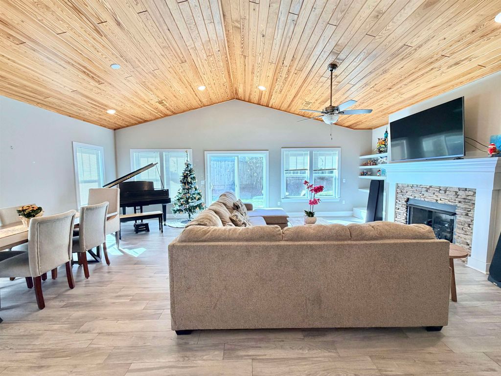 Photo of 7500 BEAVER FORD Road, Tallahassee, FL 32312 (MLS # 394404)