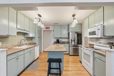 Tiny photo for 2005 Lee Avenue, Tallahassee, FL 32308 (MLS # 396129)