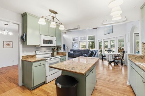 Tiny photo for 2005 Lee Avenue, Tallahassee, FL 32308 (MLS # 396129)