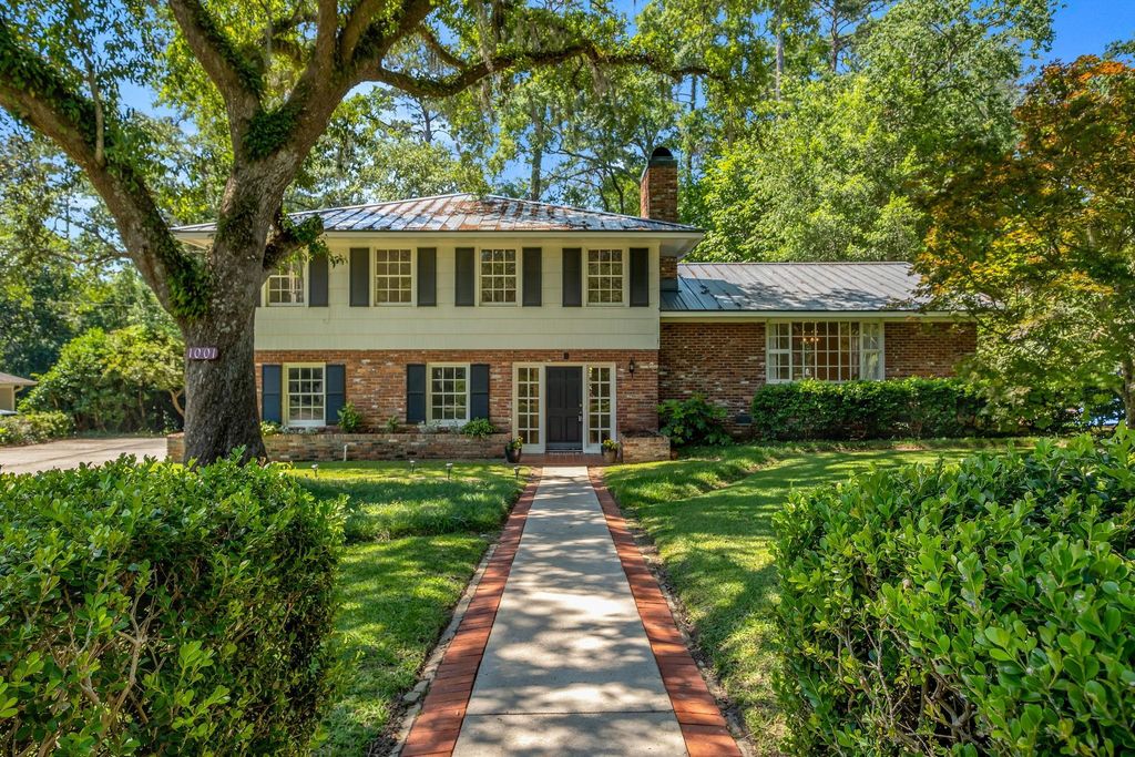 Photo of 1001 Gardenia Drive, Tallahassee, FL 32312 (MLS # 399833)