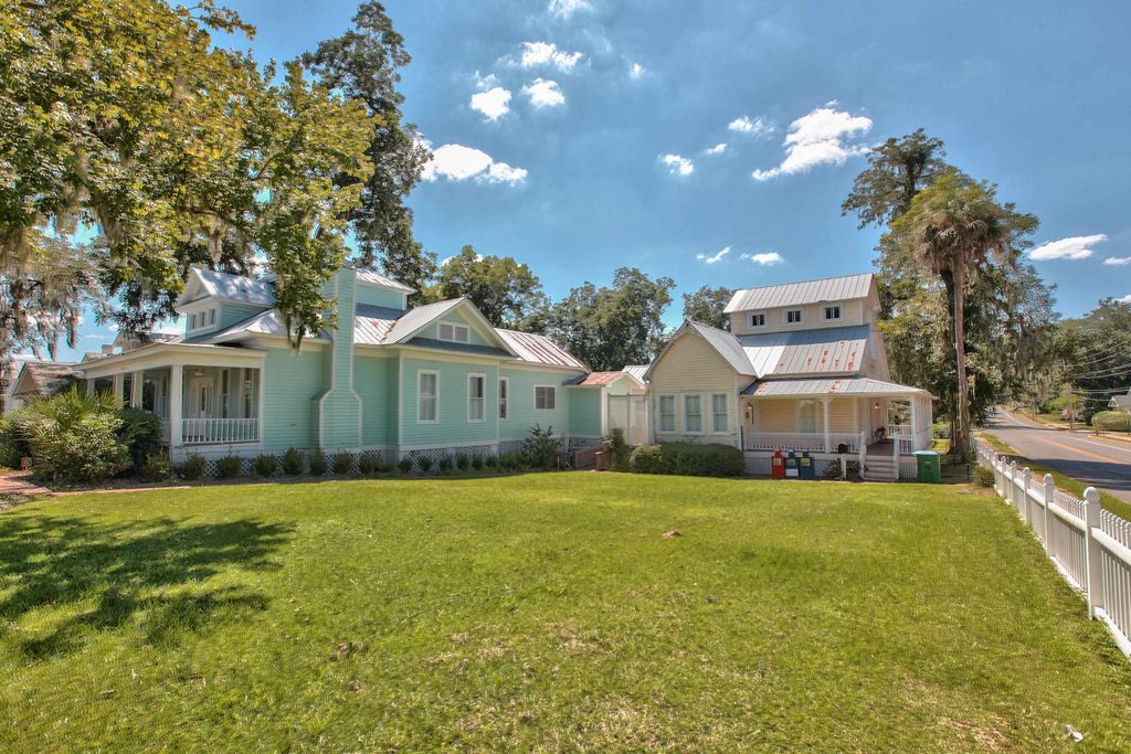 Photo of 216 N Adams Street, Quincy, FL 32351 (MLS # 385329)