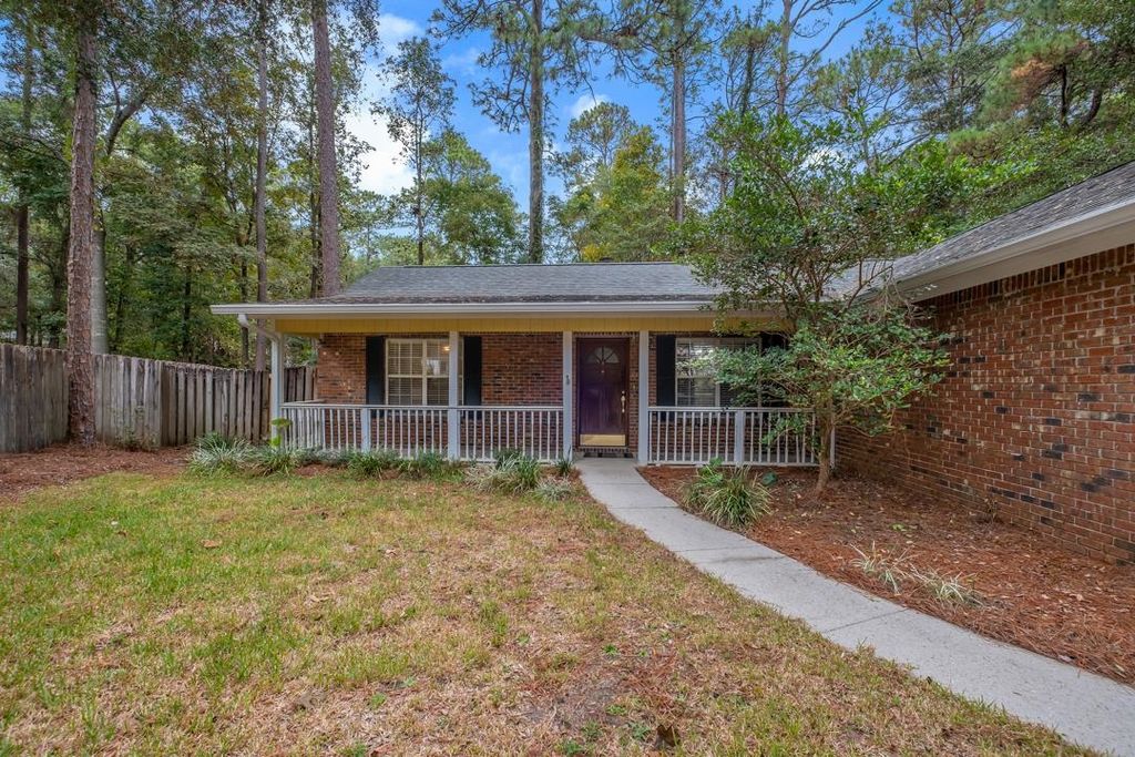 Photo of 1853 Bridgemont Trail, Tallahassee, FL 32312 (MLS # 392750)