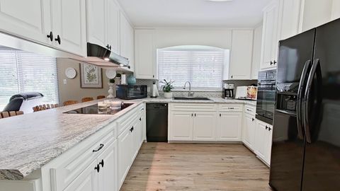 Tiny photo for 102 Sandra Street St, Thomasville, GA 31792 (MLS # 398119)