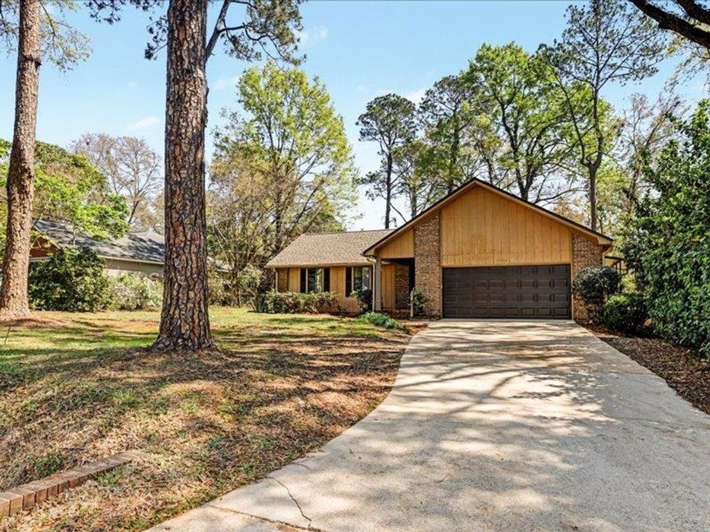 Photo of 6525 Iron Liege Trail Trl, Tallahassee, FL 32309 (MLS # 397837)