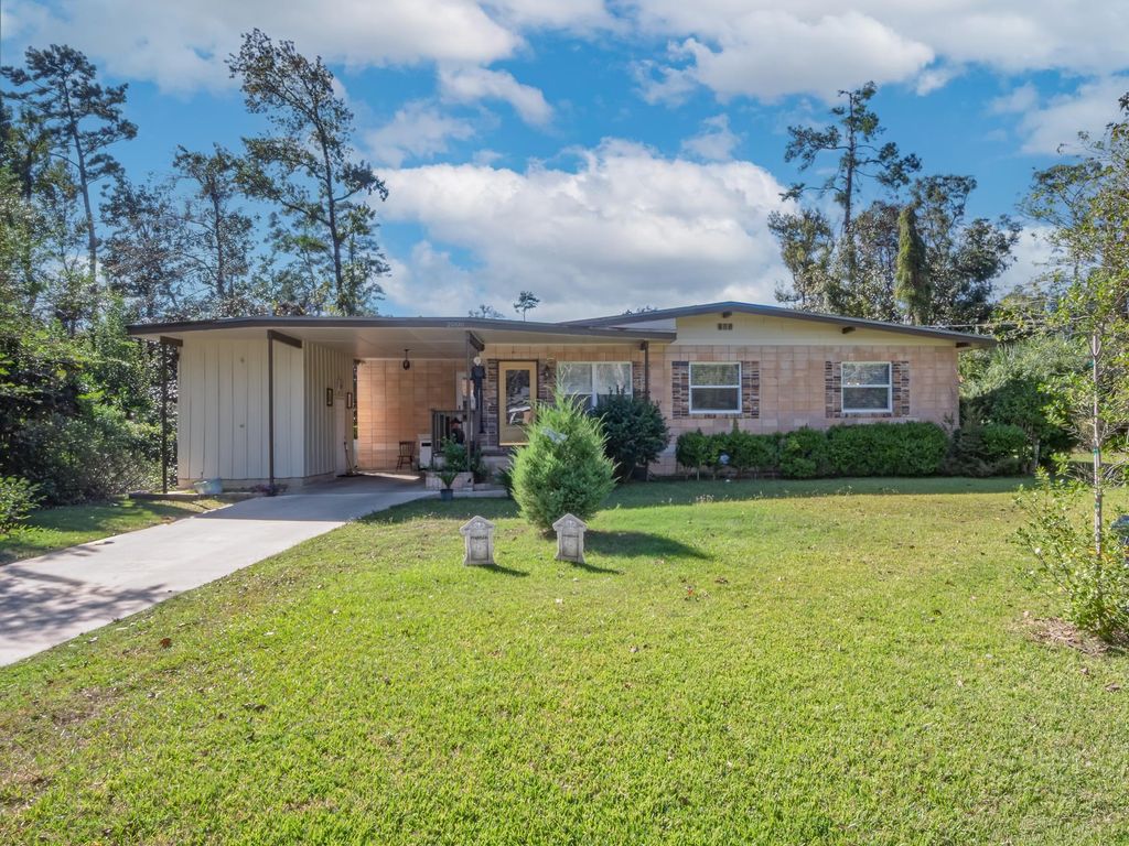 Photo of 2000 Alban Avenue, Tallahassee, FL 32301 (MLS # 392530)