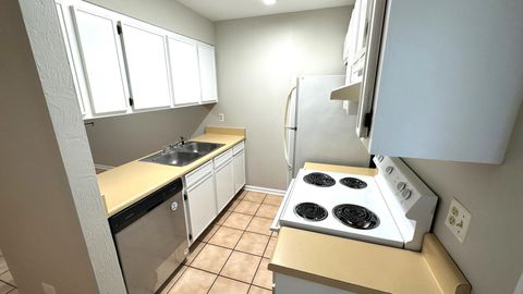 Tiny photo for 803 Timbers Court, Tallahassee, FL 32304 (MLS # 399675)