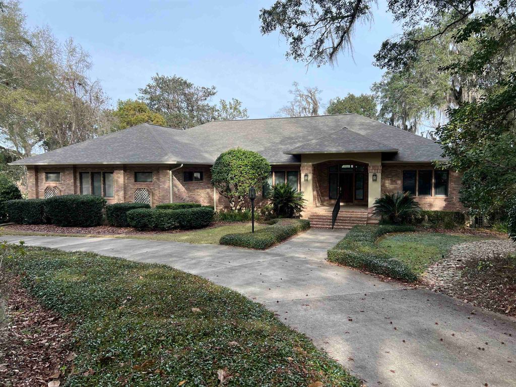 Photo of 6131 HEARTLAND Circle, Tallahassee, FL 32312 (MLS # 396281)