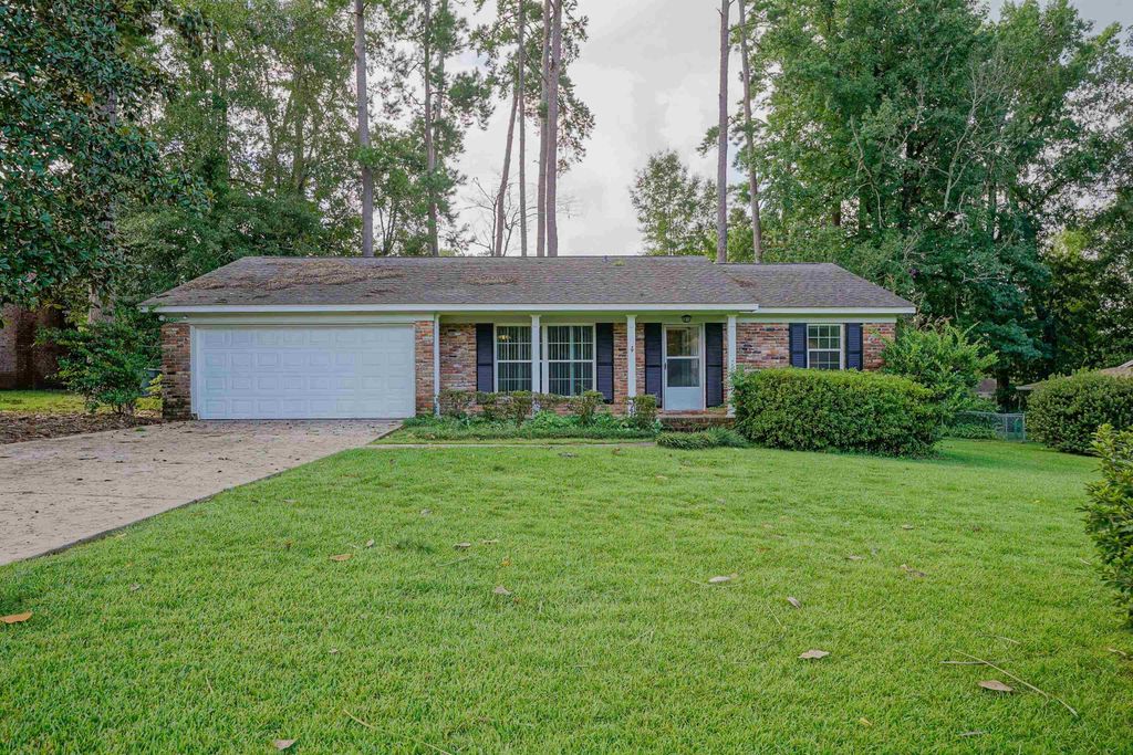 Photo of 3005 Tipperary Drive, Tallahassee, FL 32309 (MLS # 399450)
