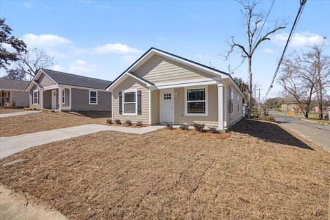 Tiny photo for 2002 Pasco Street, Tallahassee, FL 32310 (MLS # 392149)