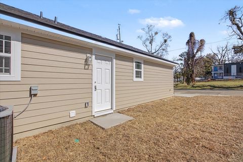 Tiny photo for 2002 Pasco Street, Tallahassee, FL 32310 (MLS # 392149)