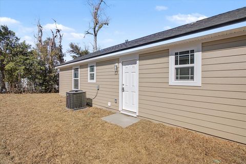 Tiny photo for 2002 Pasco Street, Tallahassee, FL 32310 (MLS # 392149)