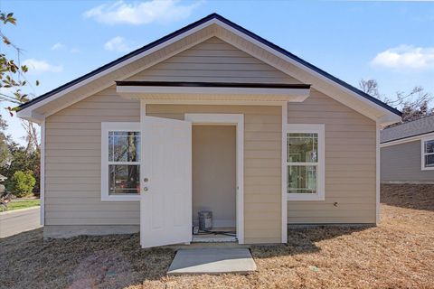 Tiny photo for 2002 Pasco Street, Tallahassee, FL 32310 (MLS # 392149)