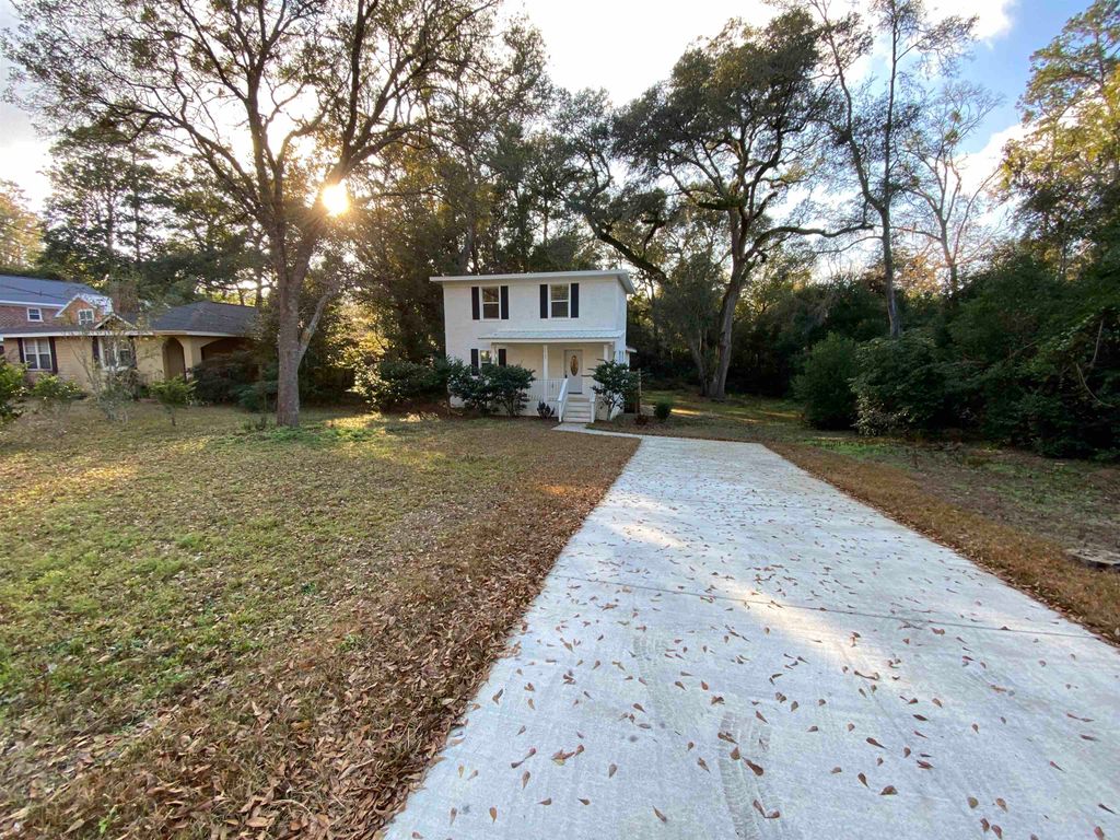 Photo of 2062 Hollywood Drive, Tallahassee, FL 32303 (MLS # 397199)