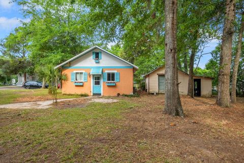 Tiny photo for 1004 E Park Avenue, Tallahassee, FL 32301 (MLS # 399855)