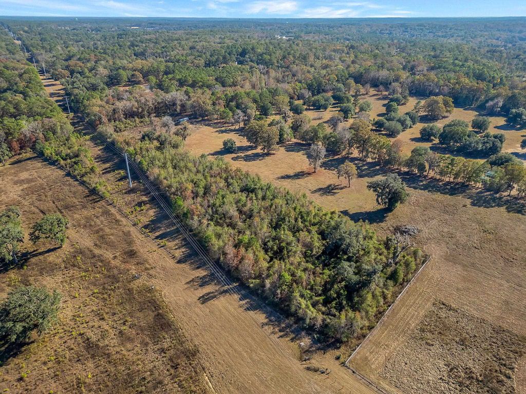 Photo of 0 HICKORY WOODS Trail, Tallahassee, FL 32312 (MLS # 393886)