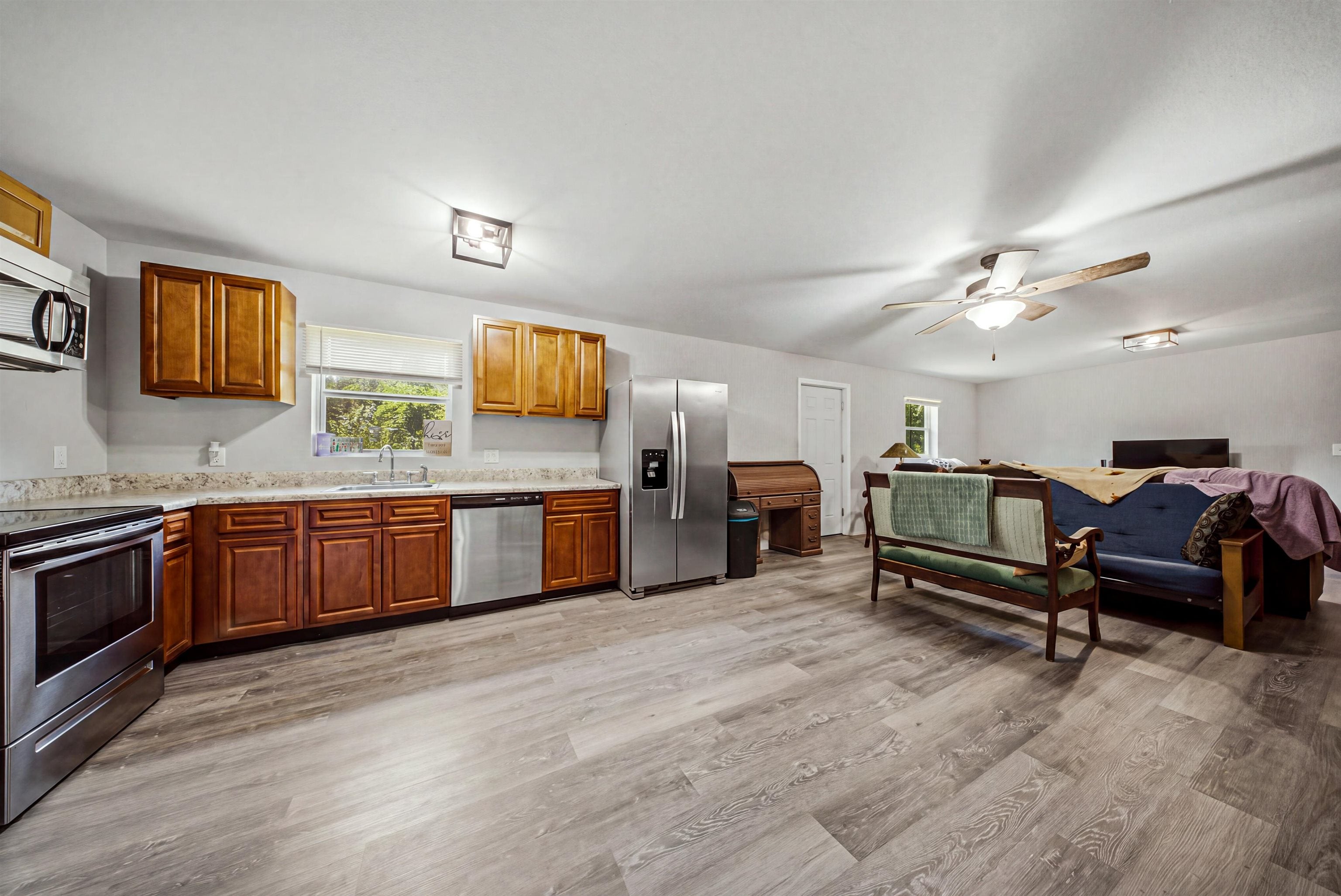 1550 E WASHINGTON Street -