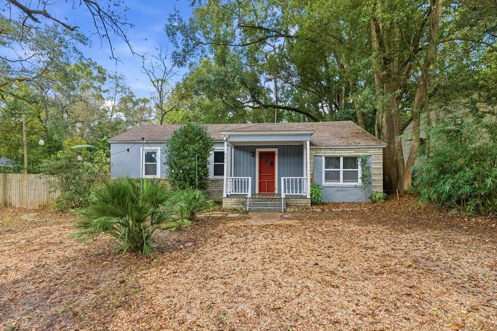 Photo of 400 Lewis Street, Tallahassee, FL 32301 (MLS # 393638)