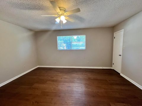 Tiny photo for 2406 Ramblewood Street #B, Tallahassee, FL 32303 (MLS # 399166)