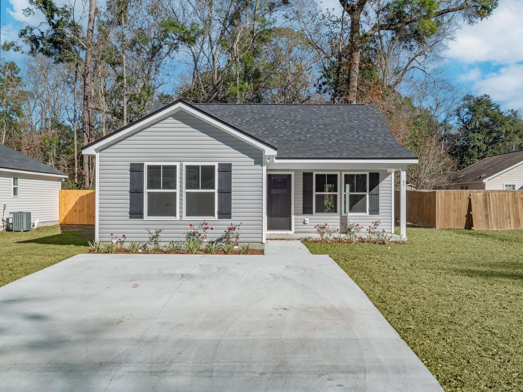 Photo of 66 Cochise Street, Crawfordville, FL 32327 (MLS # 399973)