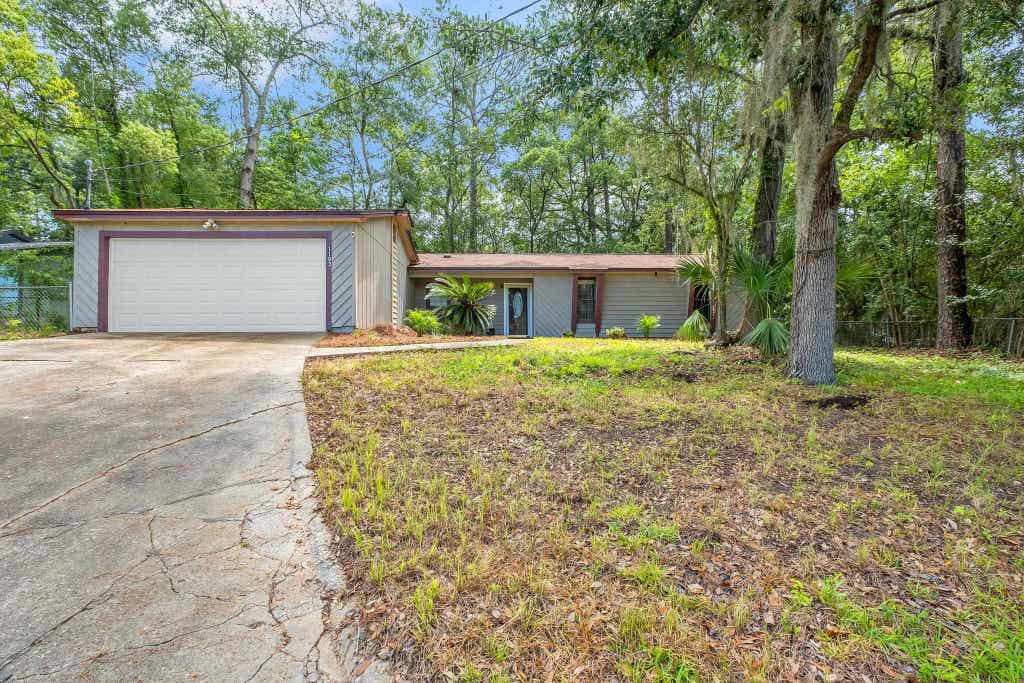 Photo of 1103 Woodbern Lane, Tallahassee, FL 32304 (MLS # 402192)