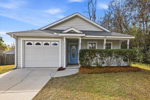 Photo of 335 DREADNAUGHT COURT Ct, Tallahassee, FL 32312 (MLS # 395647)