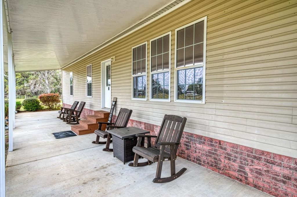 Photo of 332 NE Forsythia Way, Pinetta, FL 32350 (MLS # 399870)