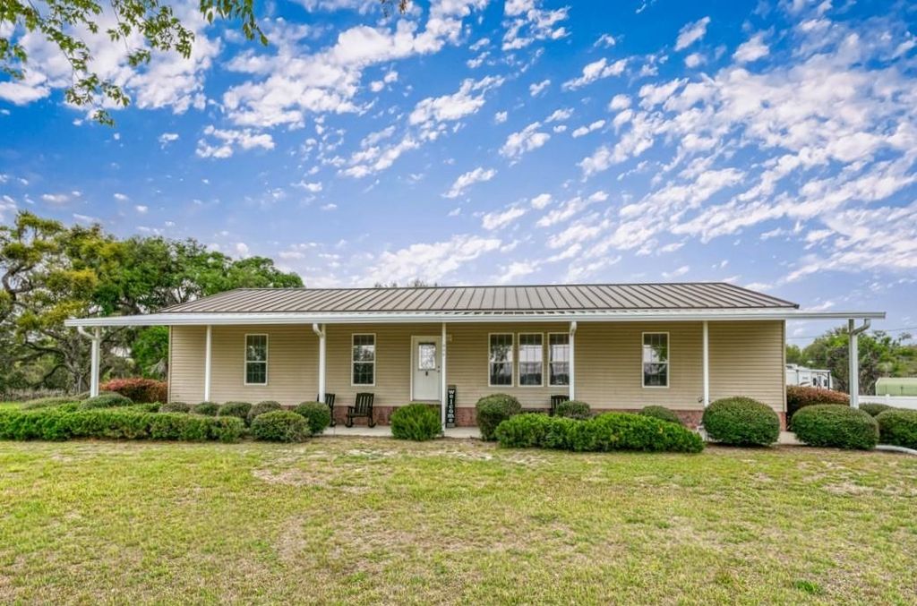 Photo of 332 NE Forsythia Way, Pinetta, FL 32350 (MLS # 399870)