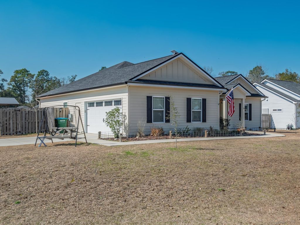 Photo of 24 Saralan Court, Crawfordville, FL 32327 (MLS # 395936)