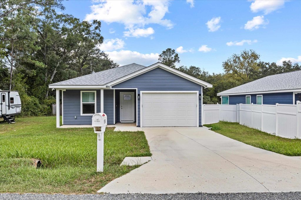 Photo of 954 Cap Tram Road, Tallahassee, FL 32317 (MLS # 392053)