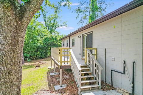Tiny photo for 906 Millard Street, Tallahassee, FL 32301 (MLS # 399347)