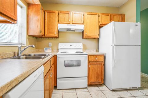 Tiny photo for 906 Millard Street, Tallahassee, FL 32301 (MLS # 399347)