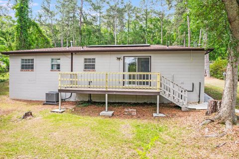 Tiny photo for 906 Millard Street, Tallahassee, FL 32301 (MLS # 399347)