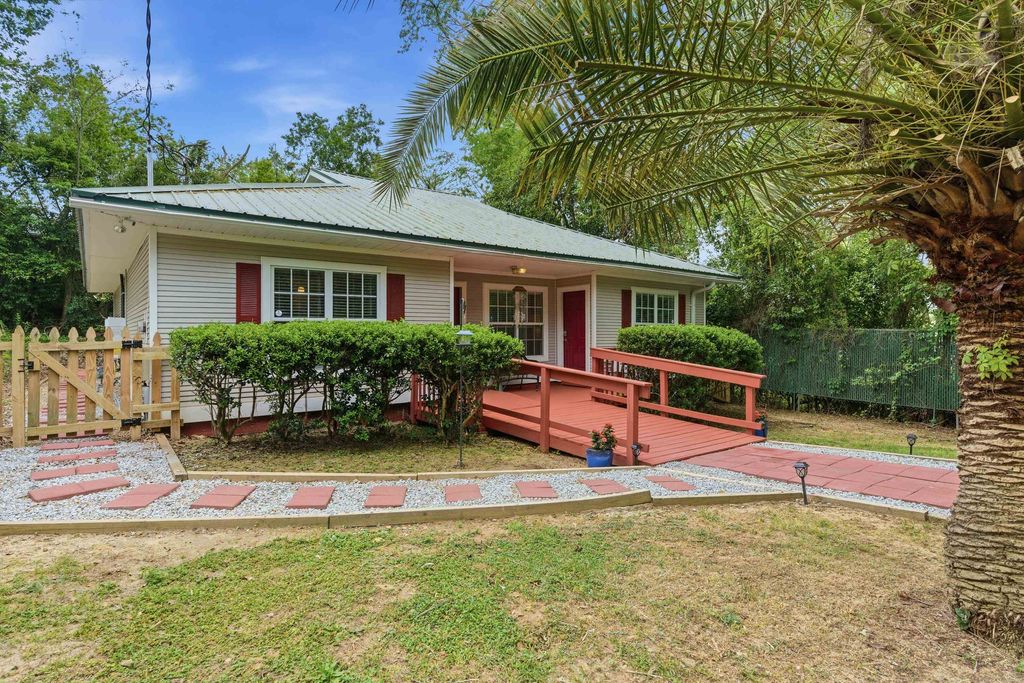 Photo of 275 E Harrison Street, Tallahassee, FL 32301 (MLS # 398446)